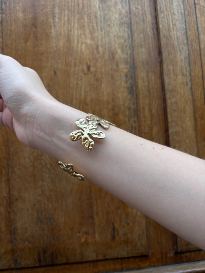 Bracelet Manchette Anthéa - Fleurs Martelées Entrelacées