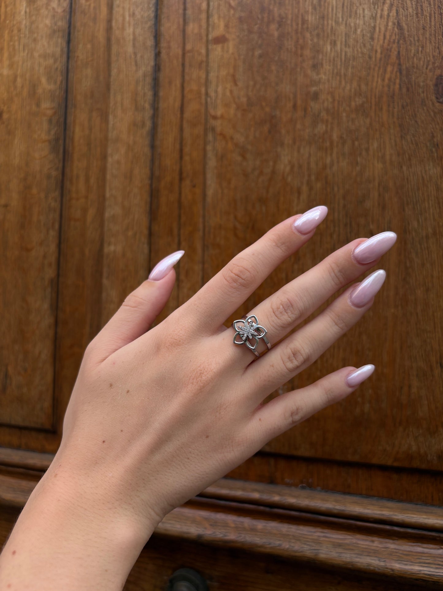 Bague Anti-Stress Maïa - Fleur Ajourée & Étoile Rotative Strass