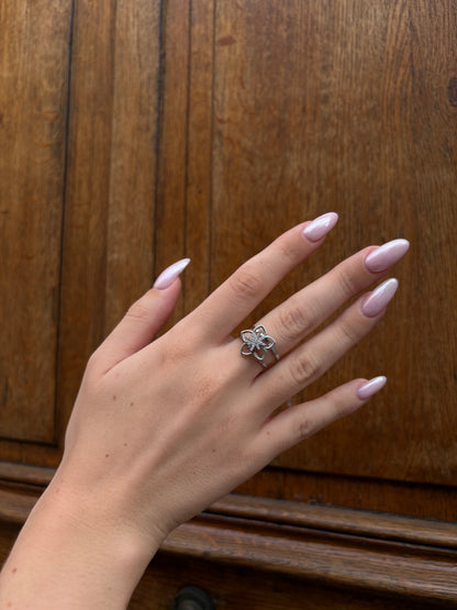 Bague Anti-Stress Maïa - Fleur Ajourée & Étoile Rotative Strass