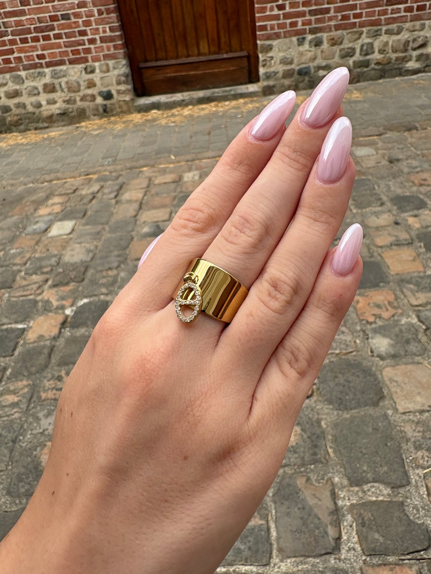 Bague Large Julie - Pendentif Ovale Pavé de Strass