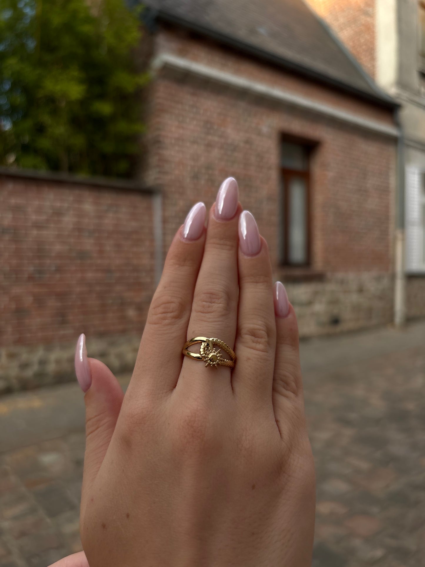 Bague Ajustable Hélia - Double Anneau et Pendentif Soleil